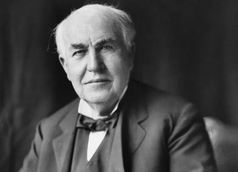 Thomas Edison IQ - How intelligent is Thomas Edison?